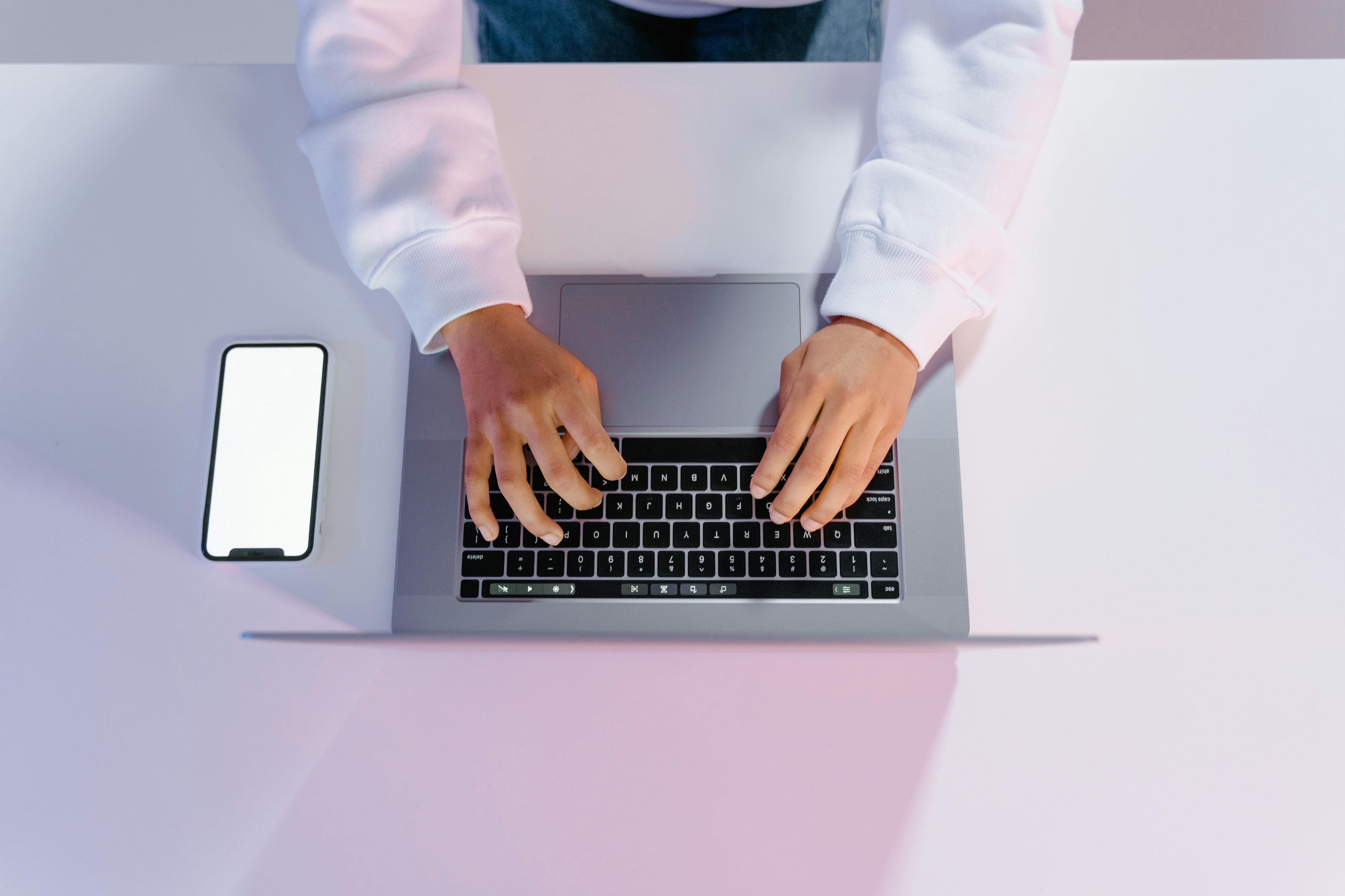 VeriFactu se acerca: lo que todo emprendedor y autónomo debe saber para adaptarse sin líos